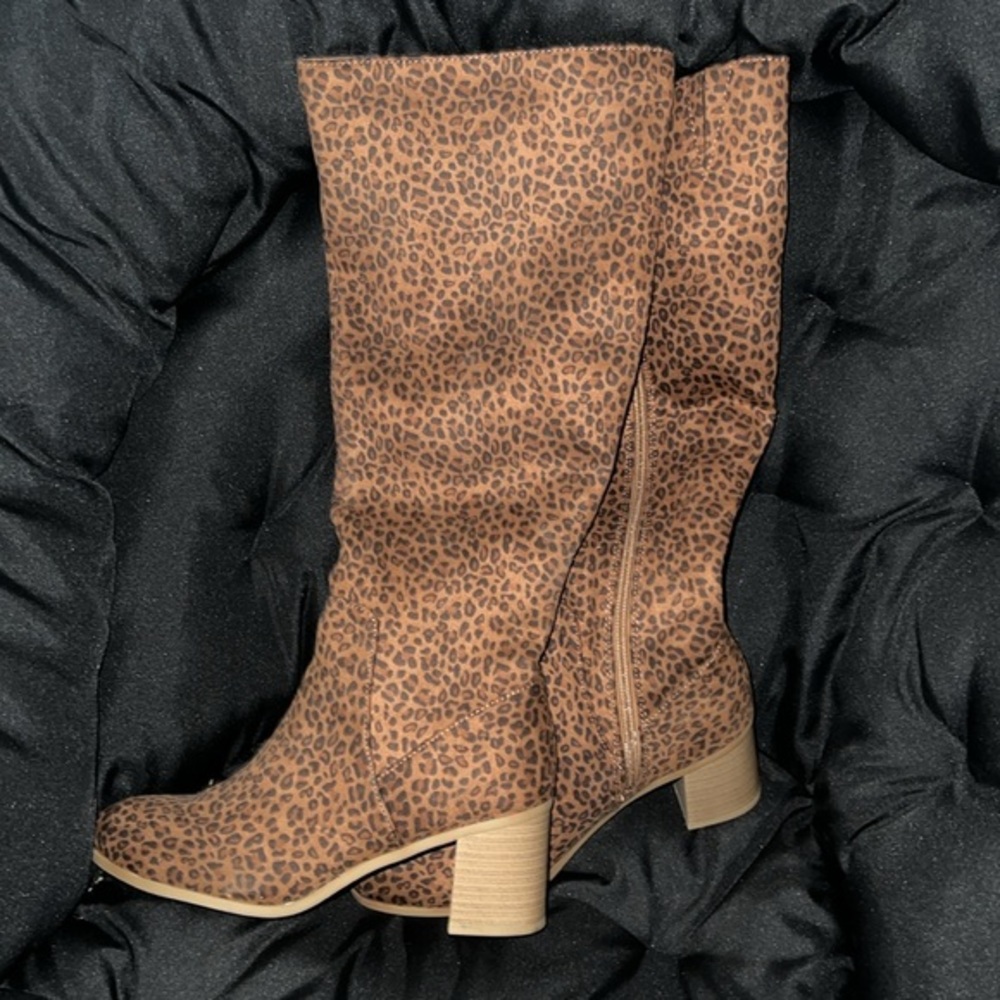 NEW FALL 🍁 BOOTS UNIVERSAL THREADS NEW - Cheetah print, size 7.5